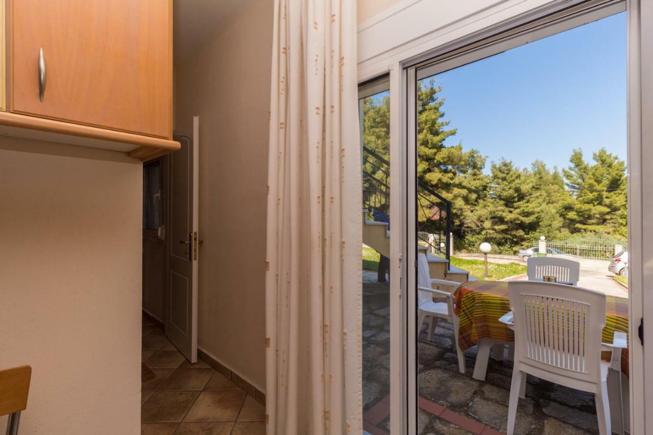 Kyrana Apartments Paliouri Eksteriør billede
